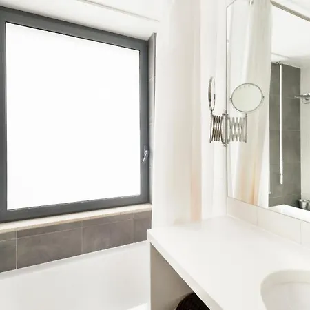 Central Premium W/parking Apartment